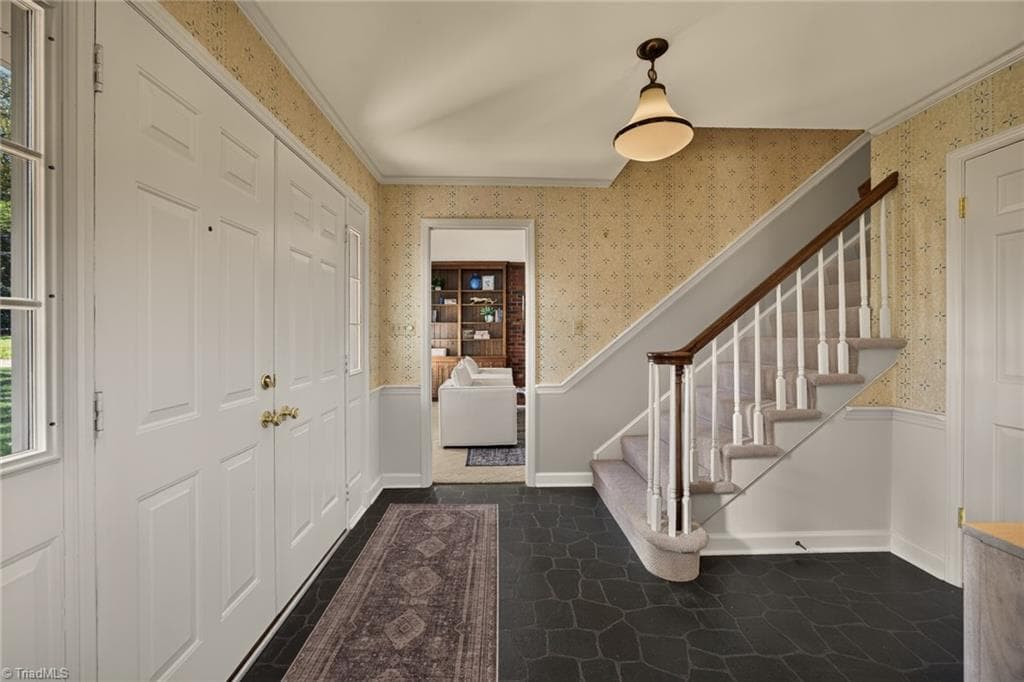 Stick/Site Built at 805 Chartwell Circle, Winston-Salem NC 27106, Winston-Salem, photo 5 of 43