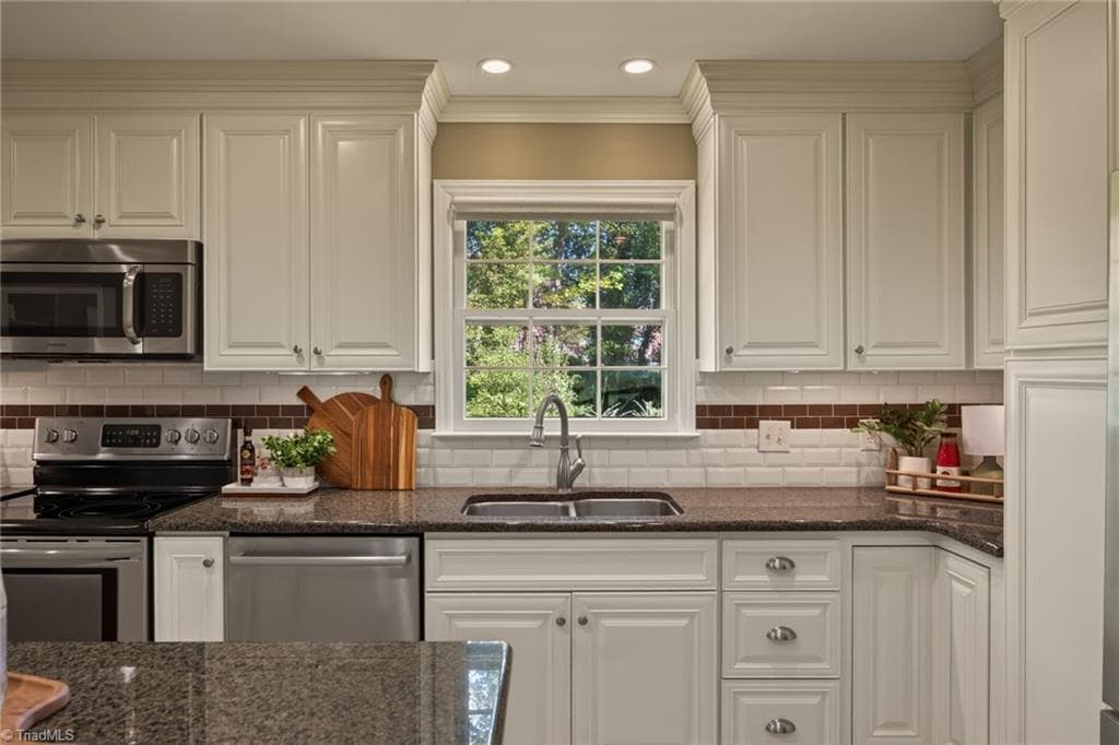 Stick/Site Built at 805 Chartwell Circle, Winston-Salem NC 27106, Winston-Salem, photo 14 of 43