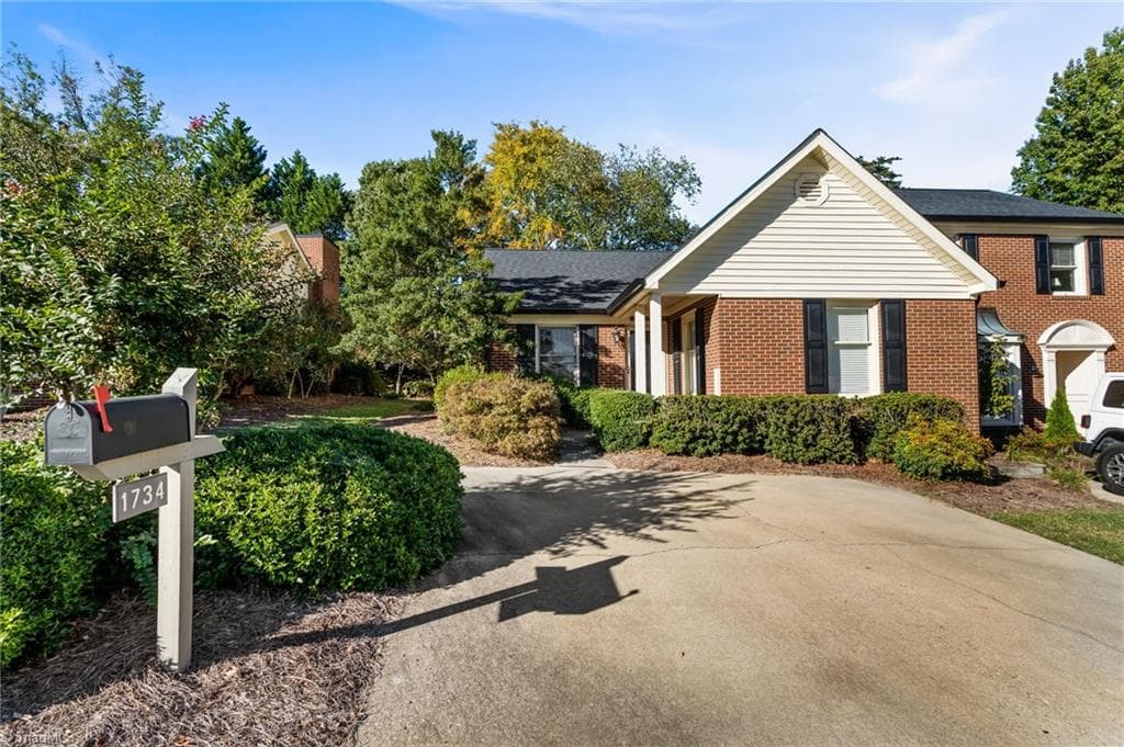 Stick/Site Built at 1734 Ternberry Road, High Point NC 27262, High Point, photo 3 of 40