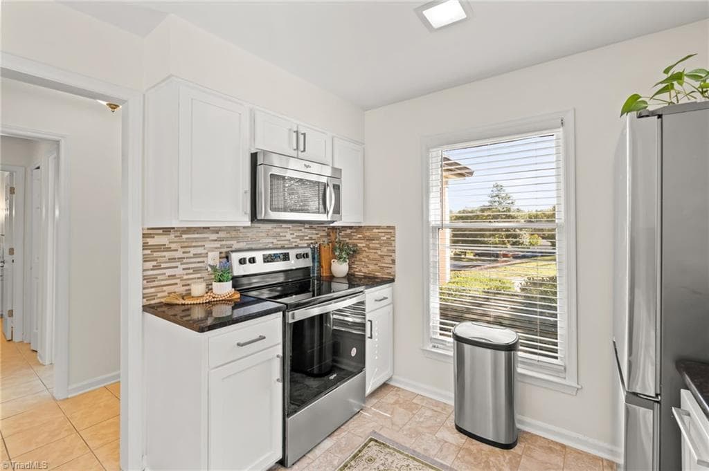 Stick/Site Built at 1734 Ternberry Road, High Point NC 27262, High Point, photo 9 of 40