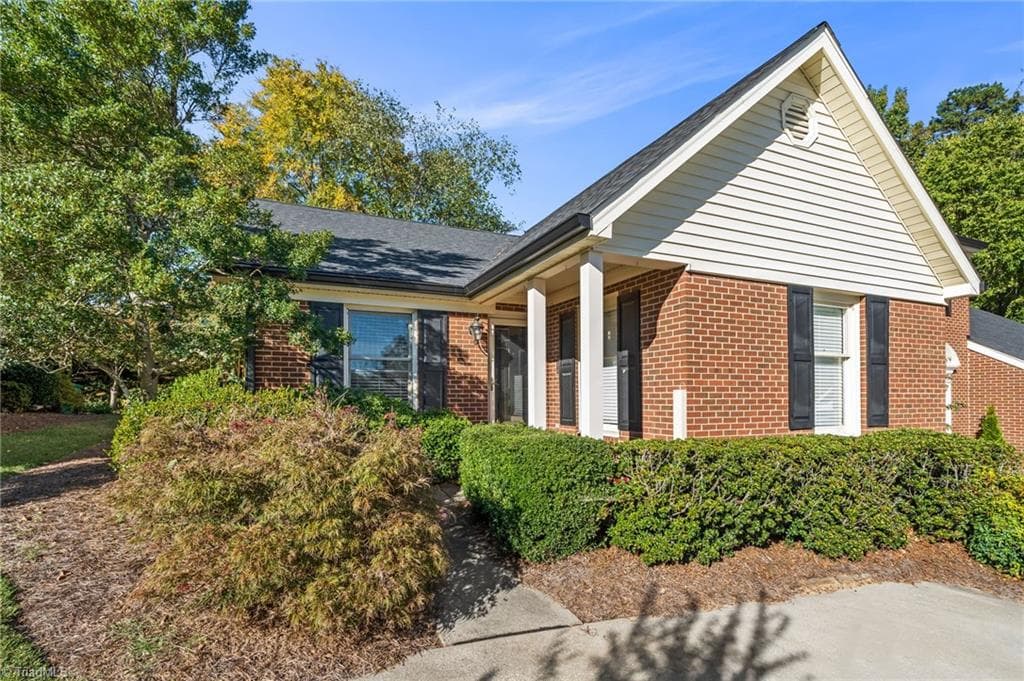 Stick/Site Built at 1734 Ternberry Road, High Point NC 27262, High Point, photo 4 of 40