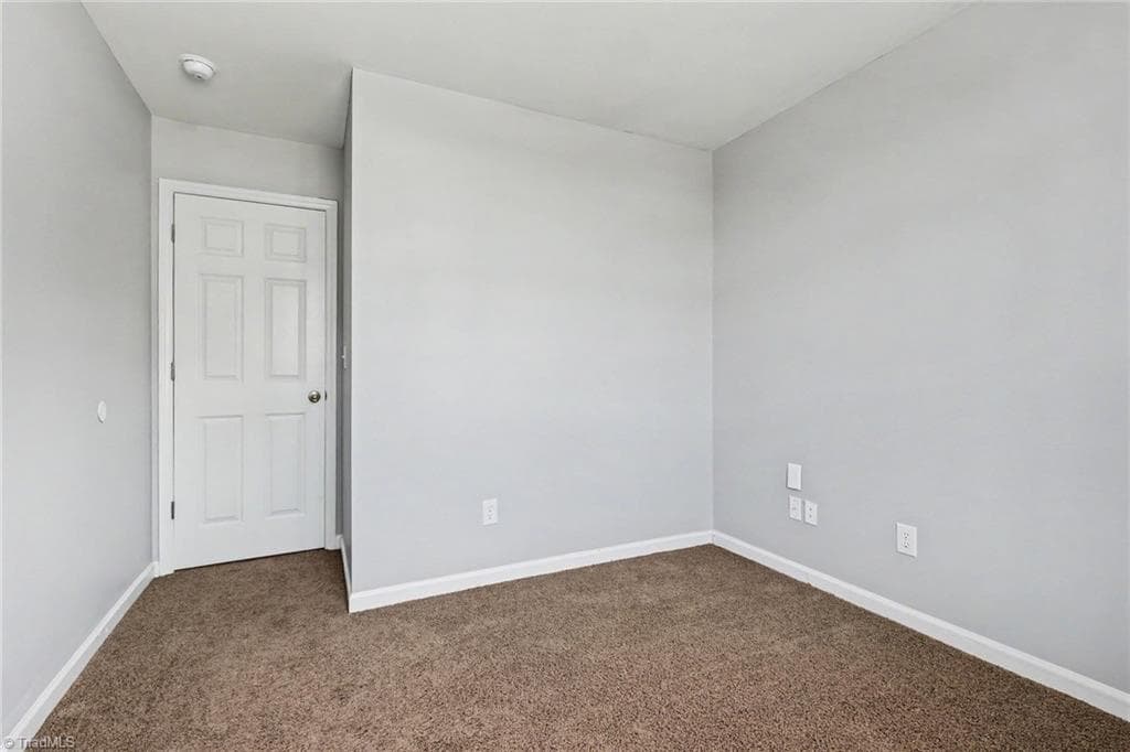 Stick/Site Built at 933 Londonderry Drive, High Point NC 27265, photo 20 of 31