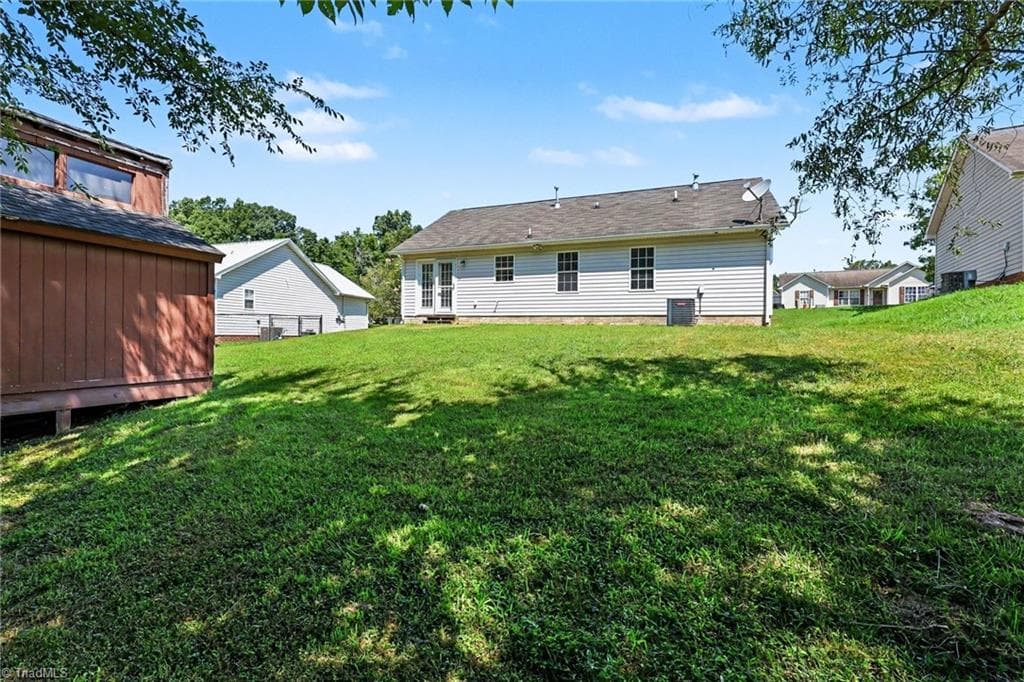 Stick/Site Built at 933 Londonderry Drive, High Point NC 27265, photo 29 of 31