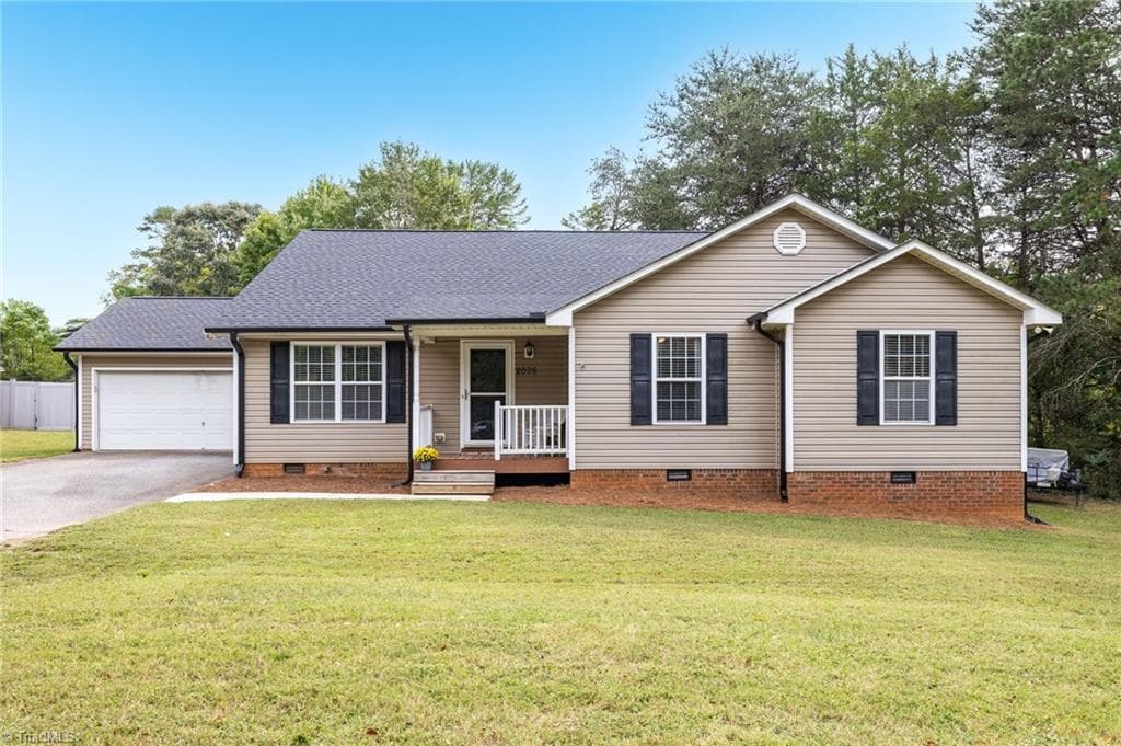 Stick/Site Built at 2095 Ardmore Court, Winston-Salem NC 27127, Winston-Salem, photo 2 of 45