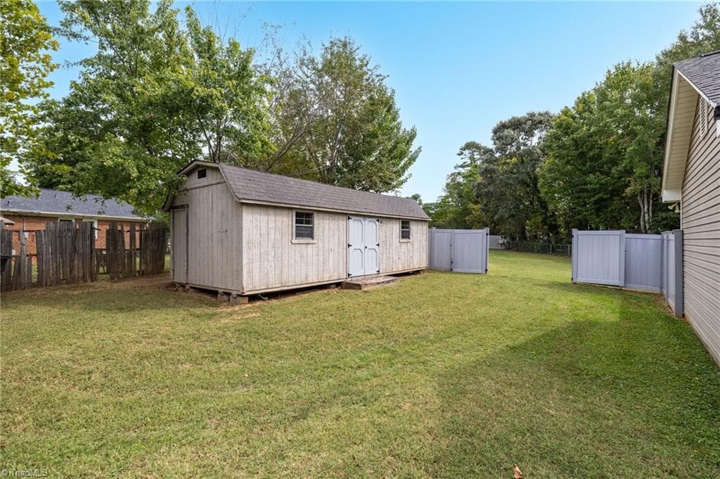 Stick/Site Built at 2095 Ardmore Court, Winston-Salem NC 27127, Winston-Salem, photo 38 of 45