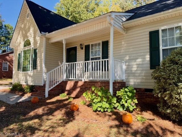 Stick/Site Built at 3805 Wayne Avenue, Winston-Salem NC 27104, Winston-Salem, photo 5 of 50