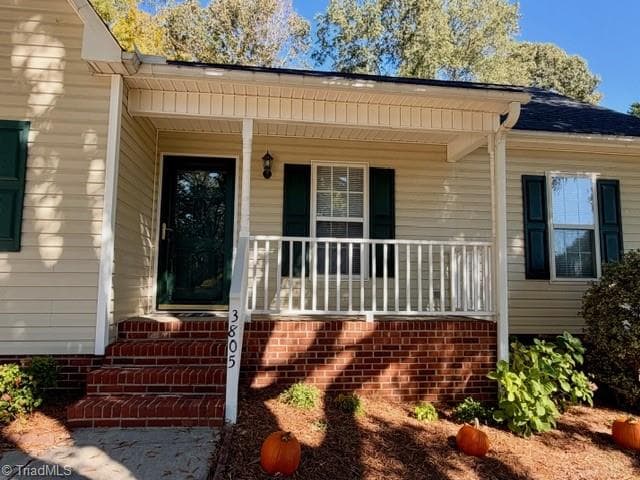 Stick/Site Built at 3805 Wayne Avenue, Winston-Salem NC 27104, Winston-Salem, photo 4 of 50