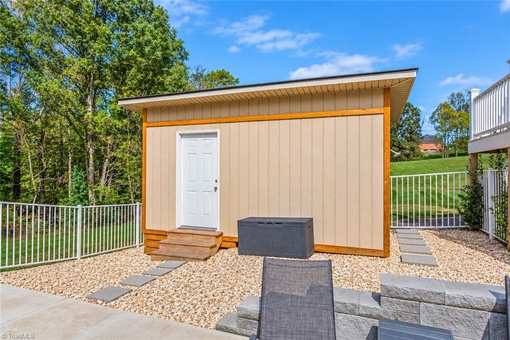 Stick/Site Built at 288 Toms Creek Bluff Lane, Pilot Mountain NC 27041, photo 33 of 42