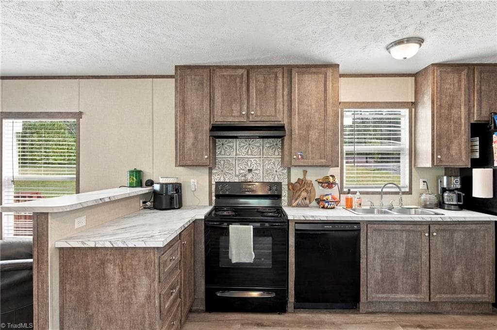Manufactured Home at 10444 Park Springs Road, Ruffin NC 27326, Ruffin, photo 3 of 25