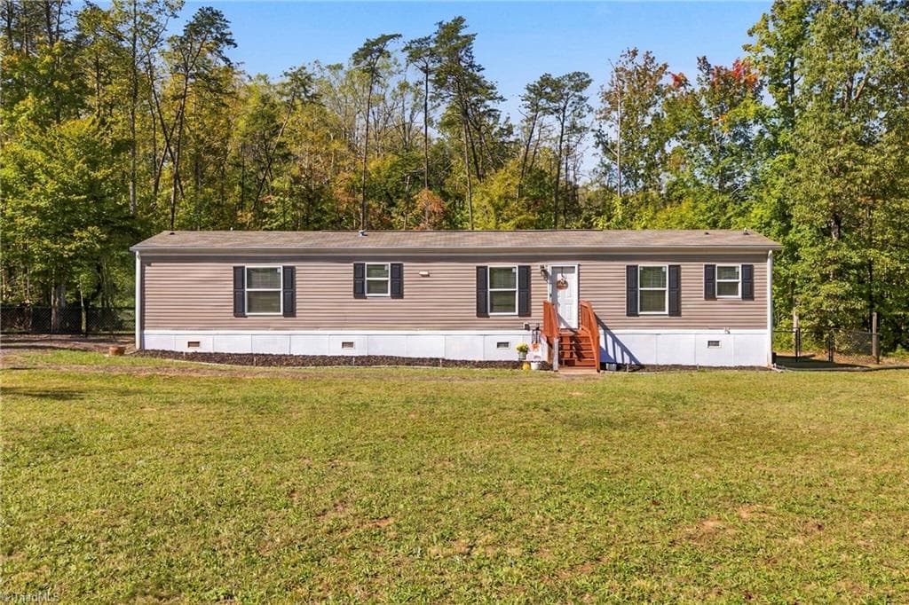 Manufactured Home at 10444 Park Springs Road, Ruffin NC 27326, Ruffin, photo 24 of 25