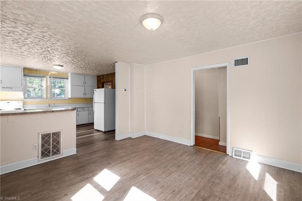 Stick/Site Built at 603 Efird Street, Winston-Salem NC 27105, Winston-Salem, photo 6 of 20