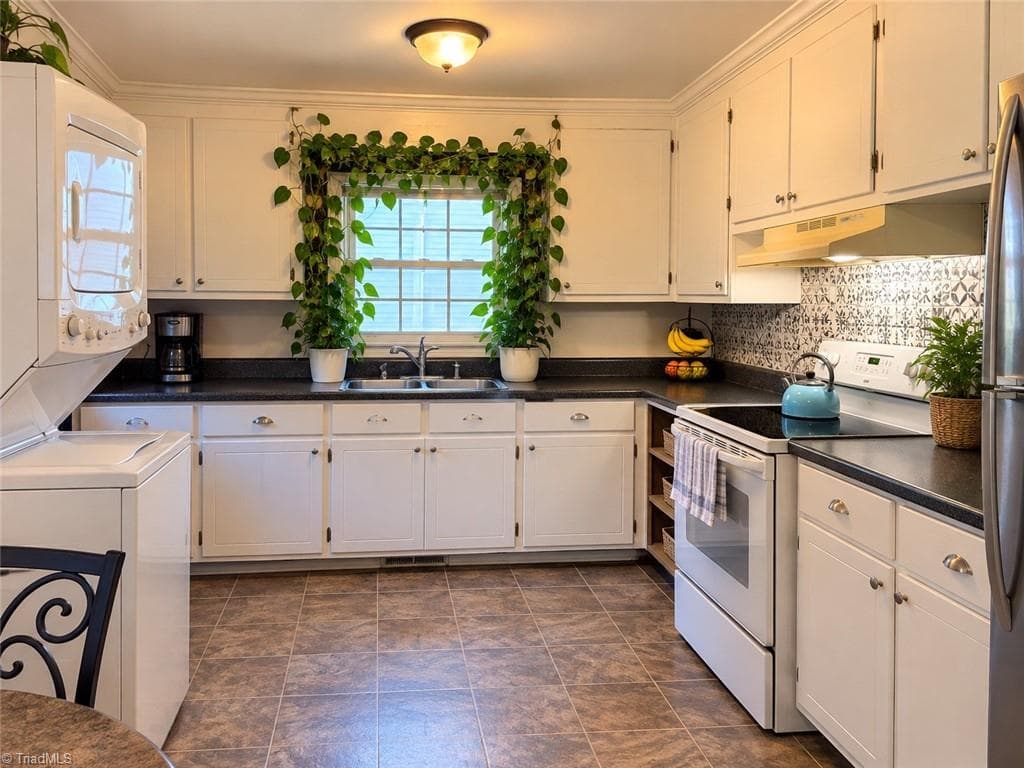Stick/Site Built at 2301 Roger Street, Burlington NC 27217, Burlington, photo 4 of 10