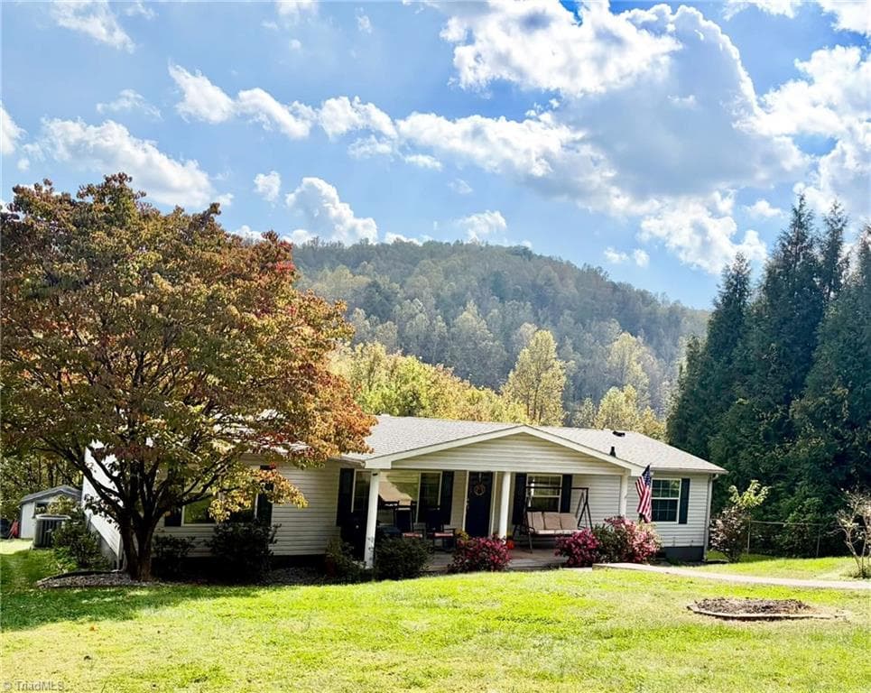 Manufactured Home at 275 Price Road, Moravian Falls NC 28654, photo 2 of 40