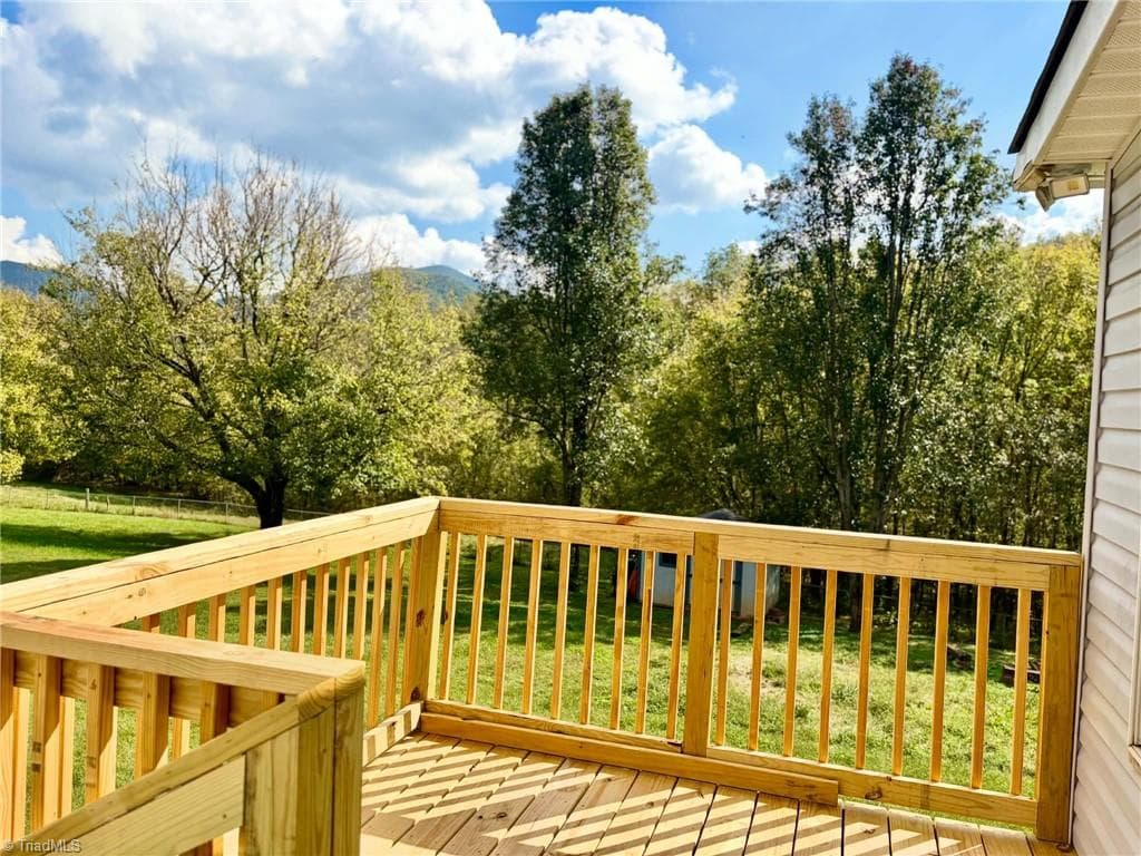 Manufactured Home at 275 Price Road, Moravian Falls NC 28654, photo 3 of 40