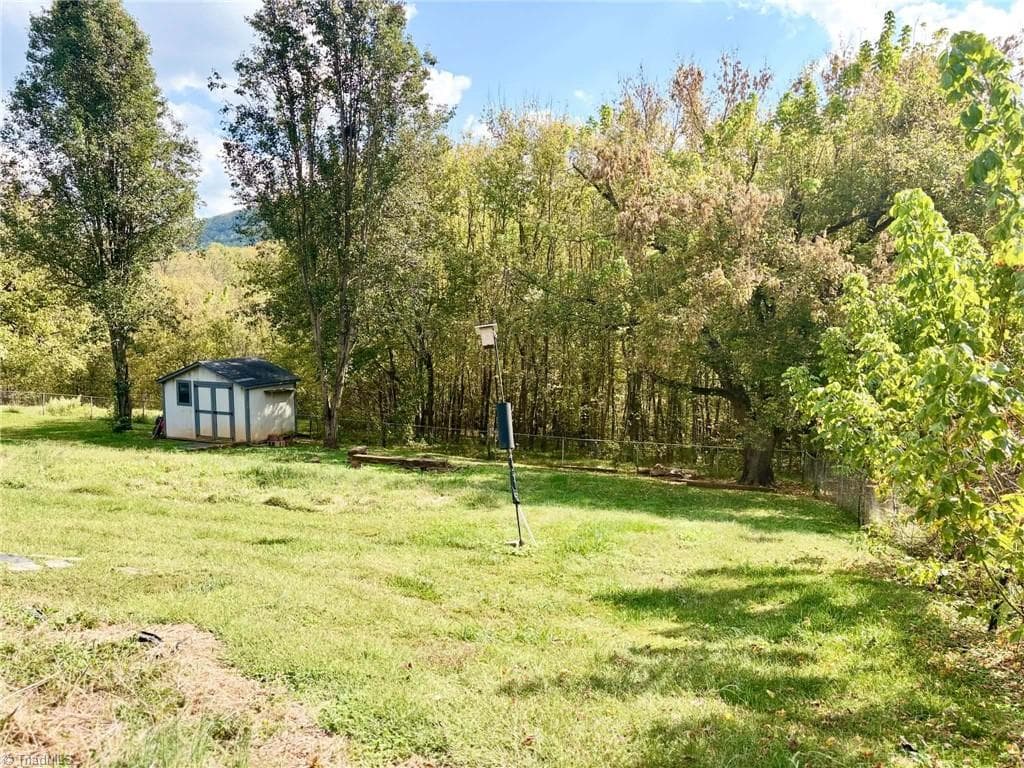 Manufactured Home at 275 Price Road, Moravian Falls NC 28654, photo 34 of 40