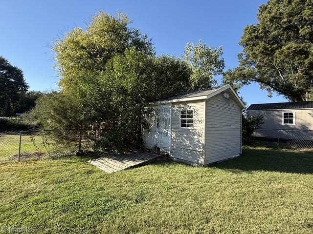 Stick/Site Built at 136 Dublin Drive, Winston-Salem NC 27107, Winston-Salem, photo 6 of 23