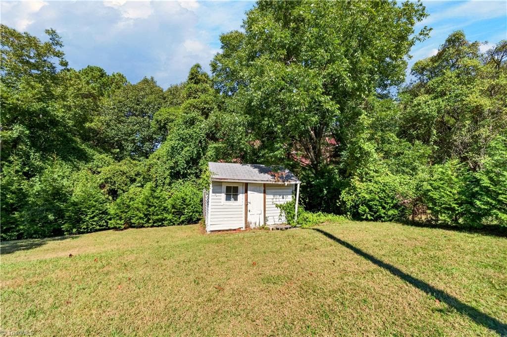 Stick/Site Built at 601 Martha Place, High Point NC 27263, High Point, photo 40 of 42