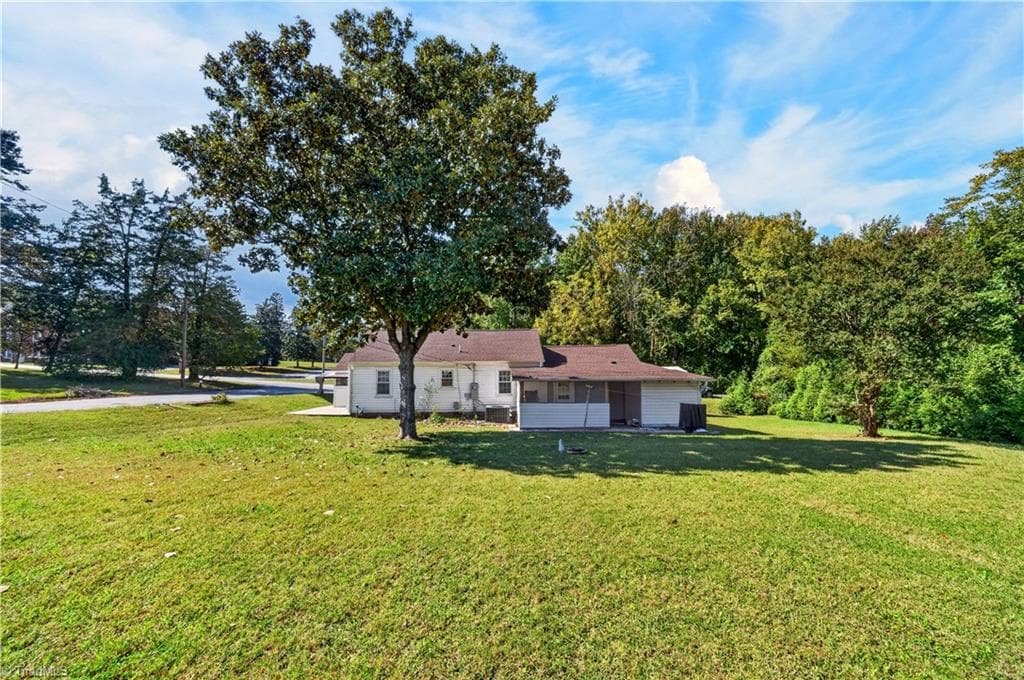 Stick/Site Built at 601 Martha Place, High Point NC 27263, High Point, photo 39 of 42