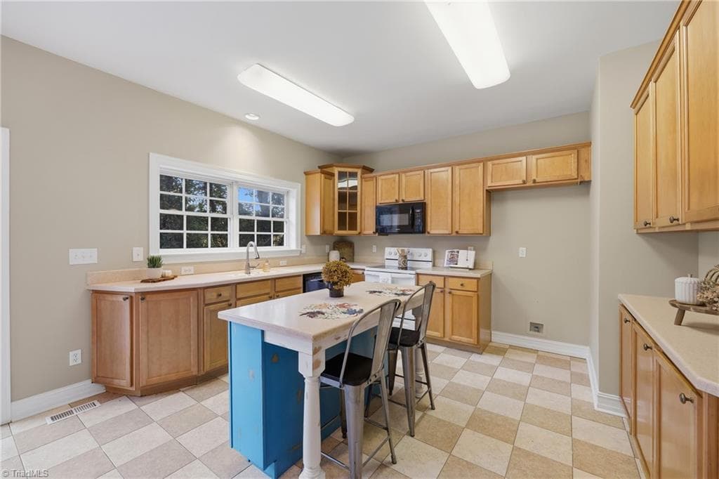 Modular at 151 Robertson Drive, Taylorsville NC 28681, Taylorsville, photo 7 of 45