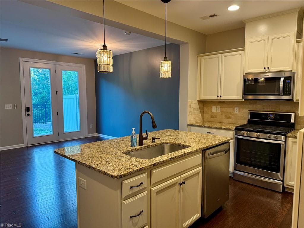 Stick/Site Built at 9441 Glenburn Lane, Charlotte NC 28278, Charlotte, photo 13 of 50