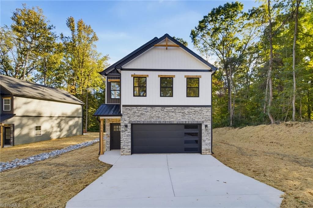 306 Lily Drive, Kernersville NC 27284