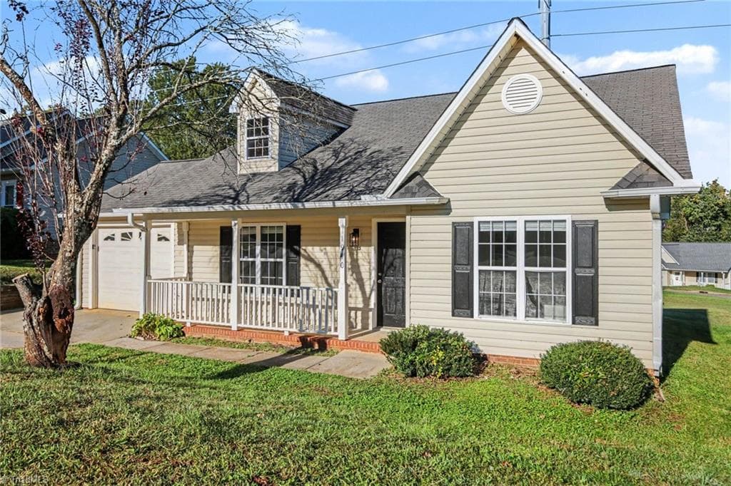 Stick/Site Built at 1940 Cedar Ridge Lane, Winston-Salem NC 27127, Winston-Salem, photo 2 of 14