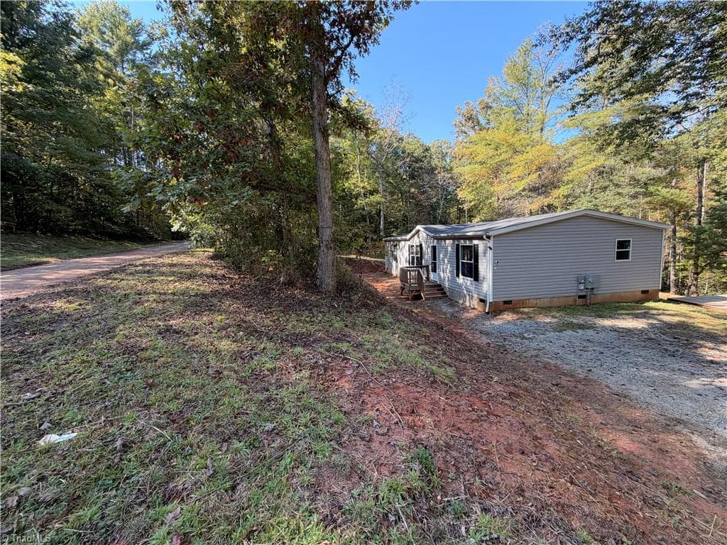 Manufactured Home at 487 Mars Mountain Place, Boomer NC 28606, photo 15 of 15