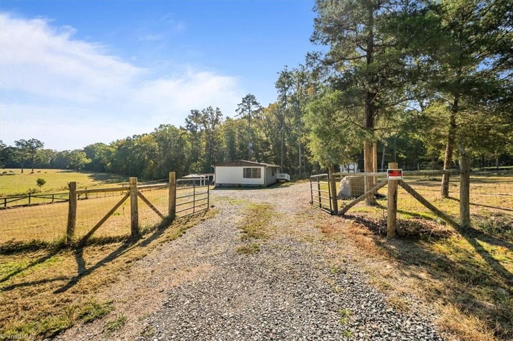 Manufactured Home at 7775 Riverside Road, Seagrove NC 27341, Seagrove, photo 2 of 43