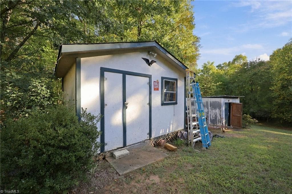 Manufactured Home at 3921 S NC Highway 8, Walnut Cove NC 27052, Walnut Cove, photo 24 of 34