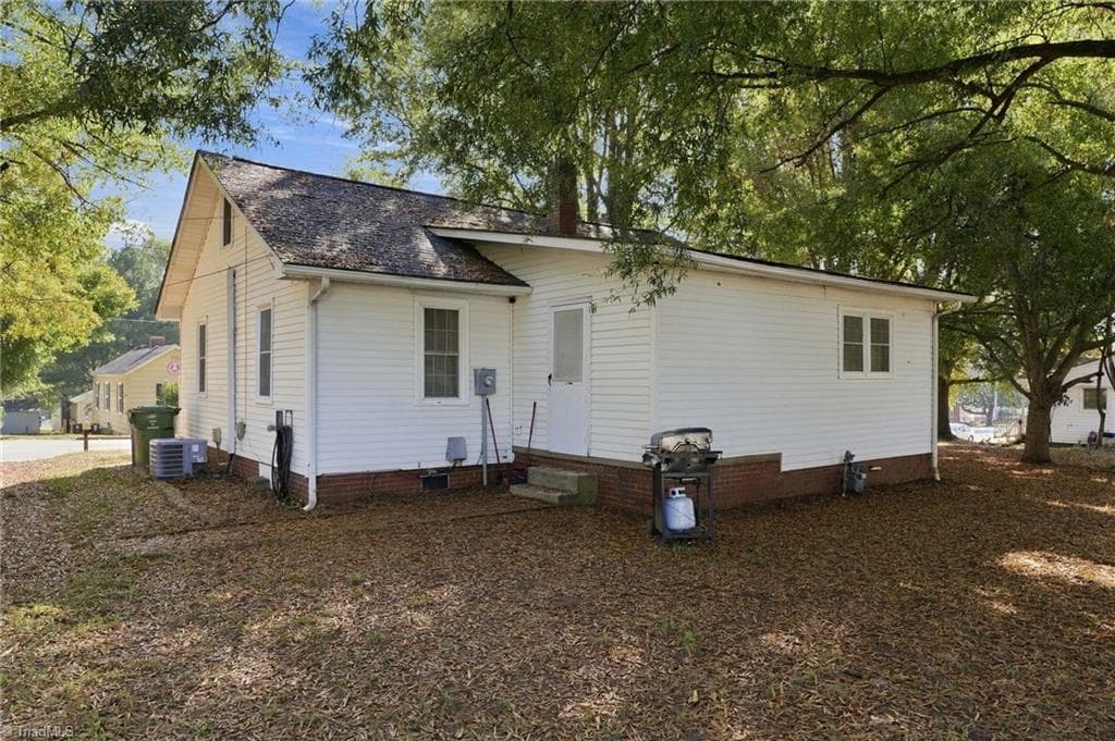 Stick/Site Built at 310 4th Avenue, Mayodan NC 27027, photo 27 of 29