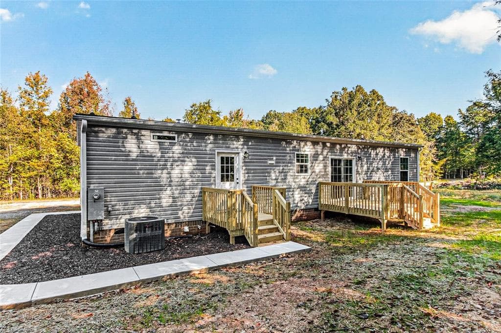 Manufactured Home at 168 Warren Drive, Staley NC 27355, Staley, photo 2 of 25