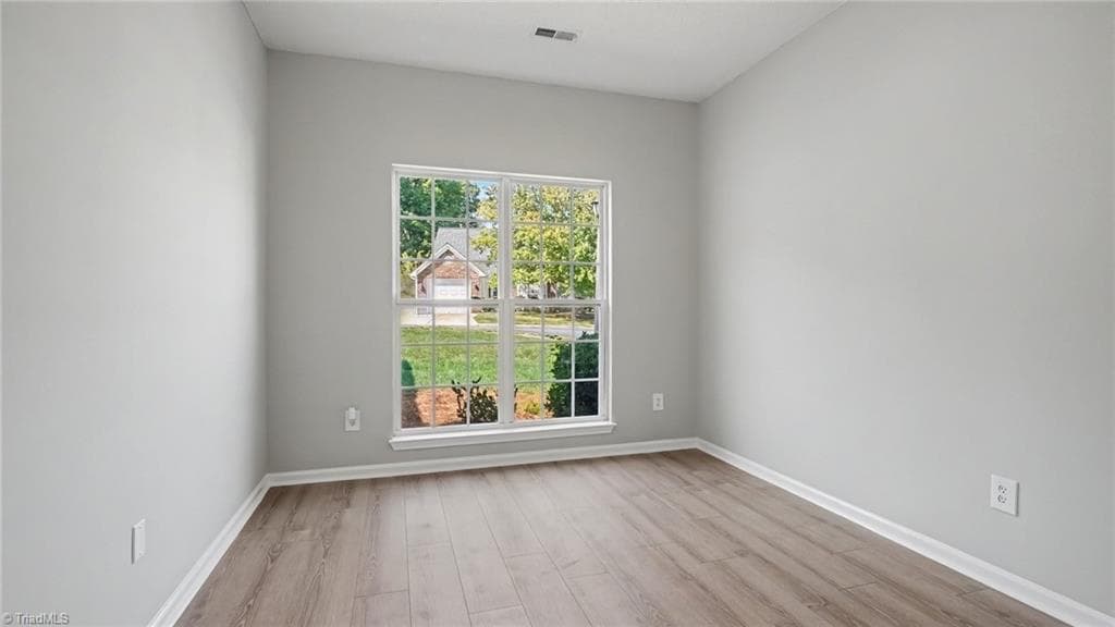 Stick/Site Built at 4401 River Forest Lane, Greensboro NC 27409, Greensboro, photo 8 of 20