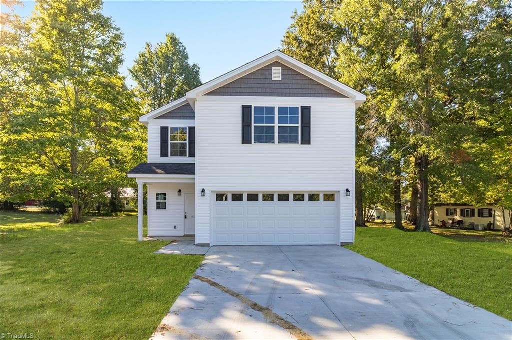 811 W Swannanoa Avenue, Liberty NC 27298