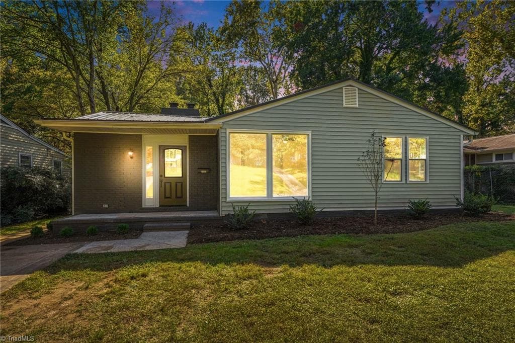 2511 Woodview Drive, Greensboro NC 27408