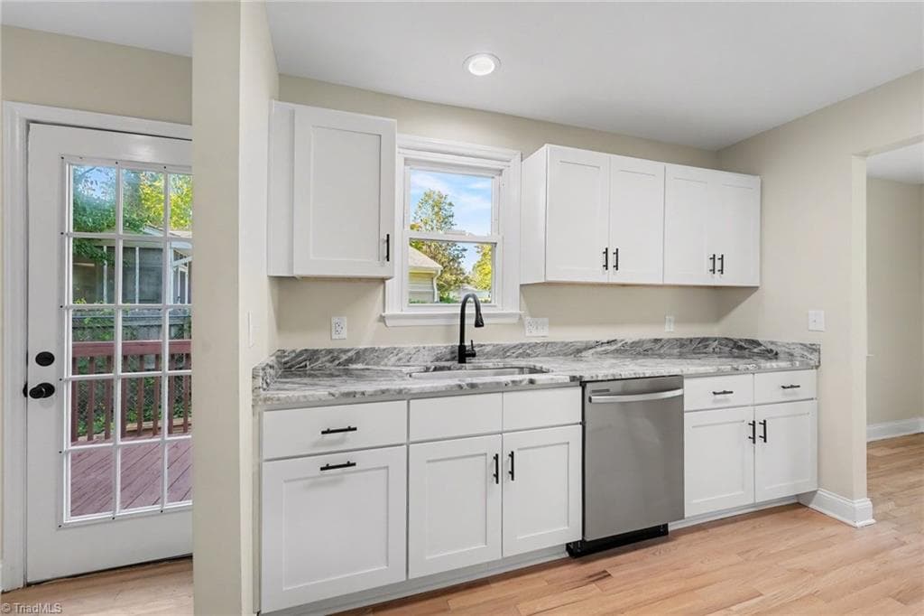 Stick/Site Built at 2511 Woodview Drive, Greensboro NC 27408, Greensboro, photo 11 of 30