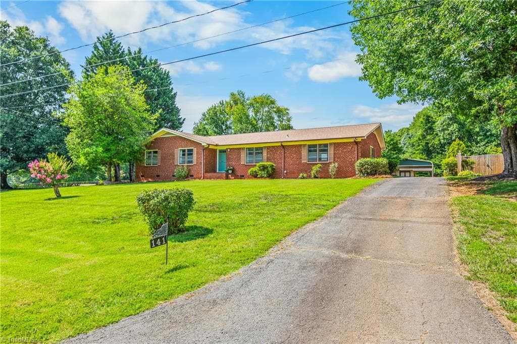 Stick/Site Built at 141 Pinelawn Drive, Kernersville NC 27284, photo 7 of 35