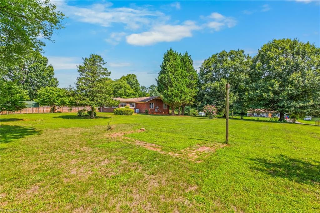Stick/Site Built at 141 Pinelawn Drive, Kernersville NC 27284, photo 34 of 35