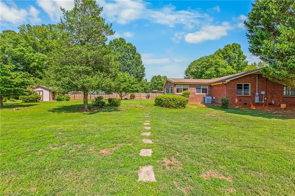 Stick/Site Built at 141 Pinelawn Drive, Kernersville NC 27284, photo 33 of 35