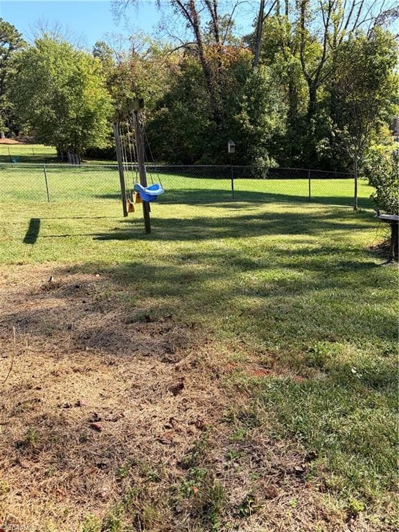 Single Family Residence at 2150 Sallies Lane, Winston-Salem NC 27106, Winston-Salem, photo 6 of 7