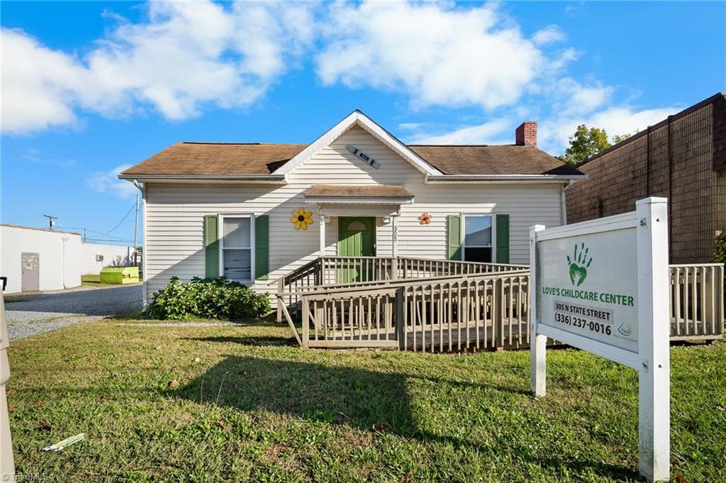 305 State Street, Lexington NC 27292