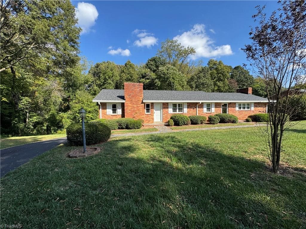5721 Nylon Drive, Winston-Salem NC 27105