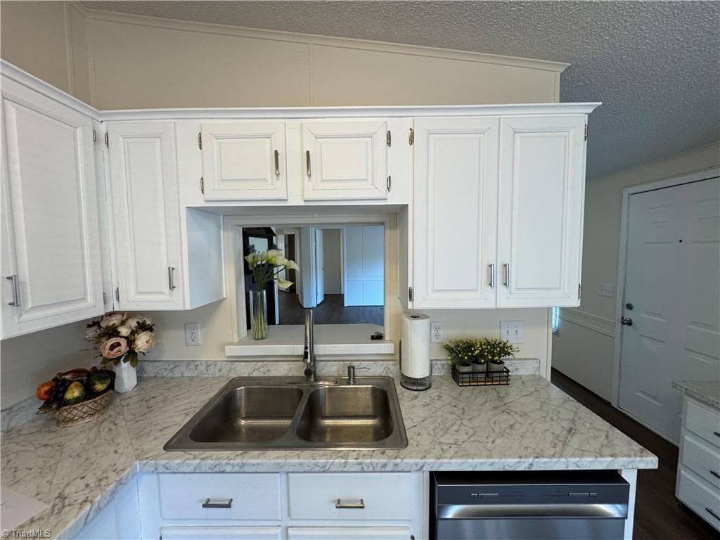 Manufactured Home at 1376 Harris Road, Walnut Cove NC 27052, Walnut Cove, photo 17 of 45