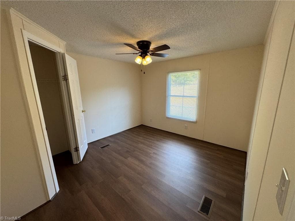 Manufactured Home at 1376 Harris Road, Walnut Cove NC 27052, Walnut Cove, photo 32 of 45