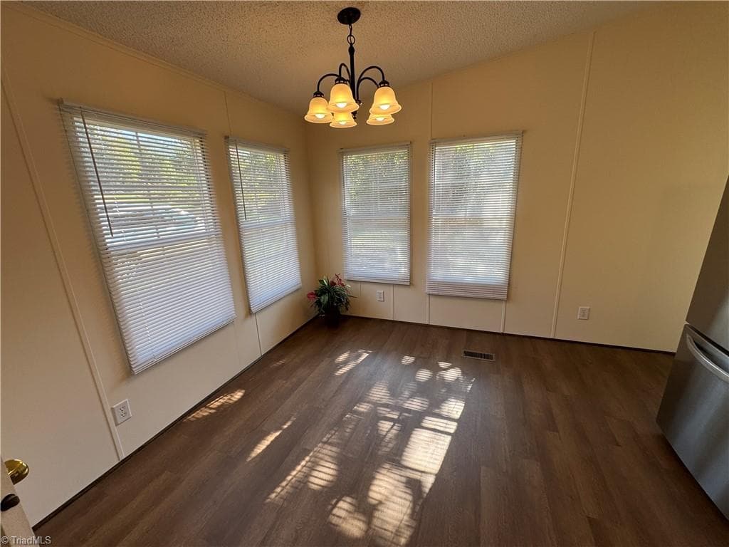 Manufactured Home at 1376 Harris Road, Walnut Cove NC 27052, Walnut Cove, photo 10 of 45