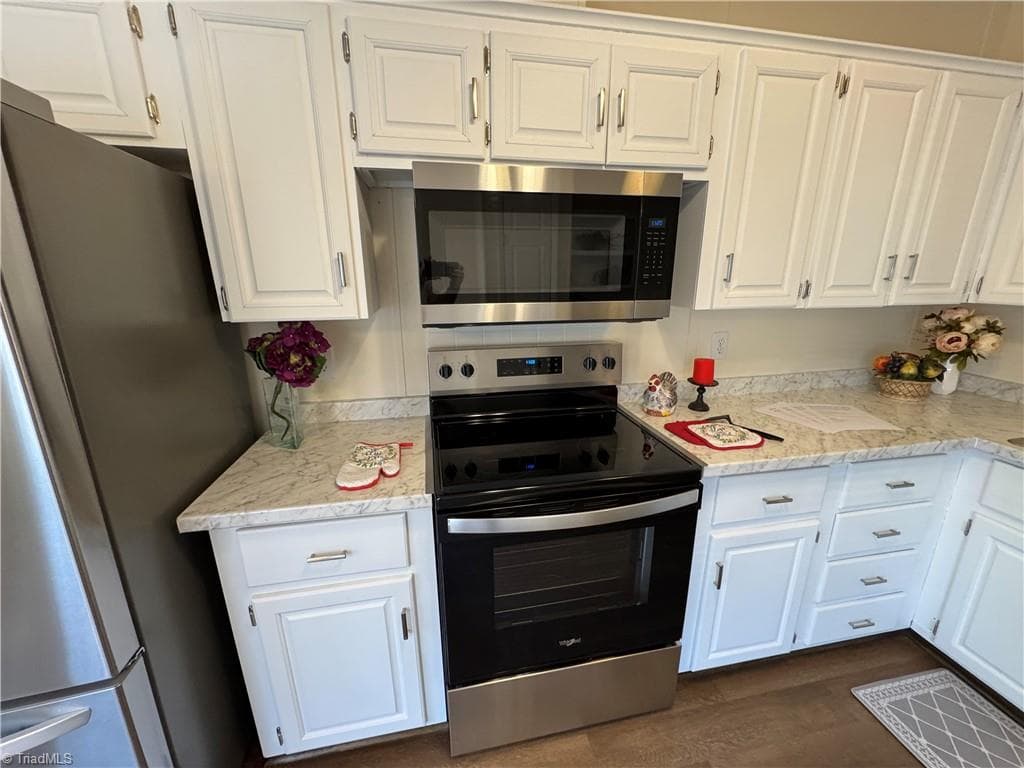 Manufactured Home at 1376 Harris Road, Walnut Cove NC 27052, Walnut Cove, photo 14 of 45