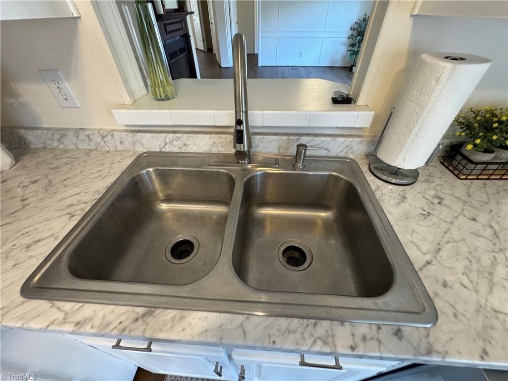 Manufactured Home at 1376 Harris Road, Walnut Cove NC 27052, Walnut Cove, photo 18 of 45