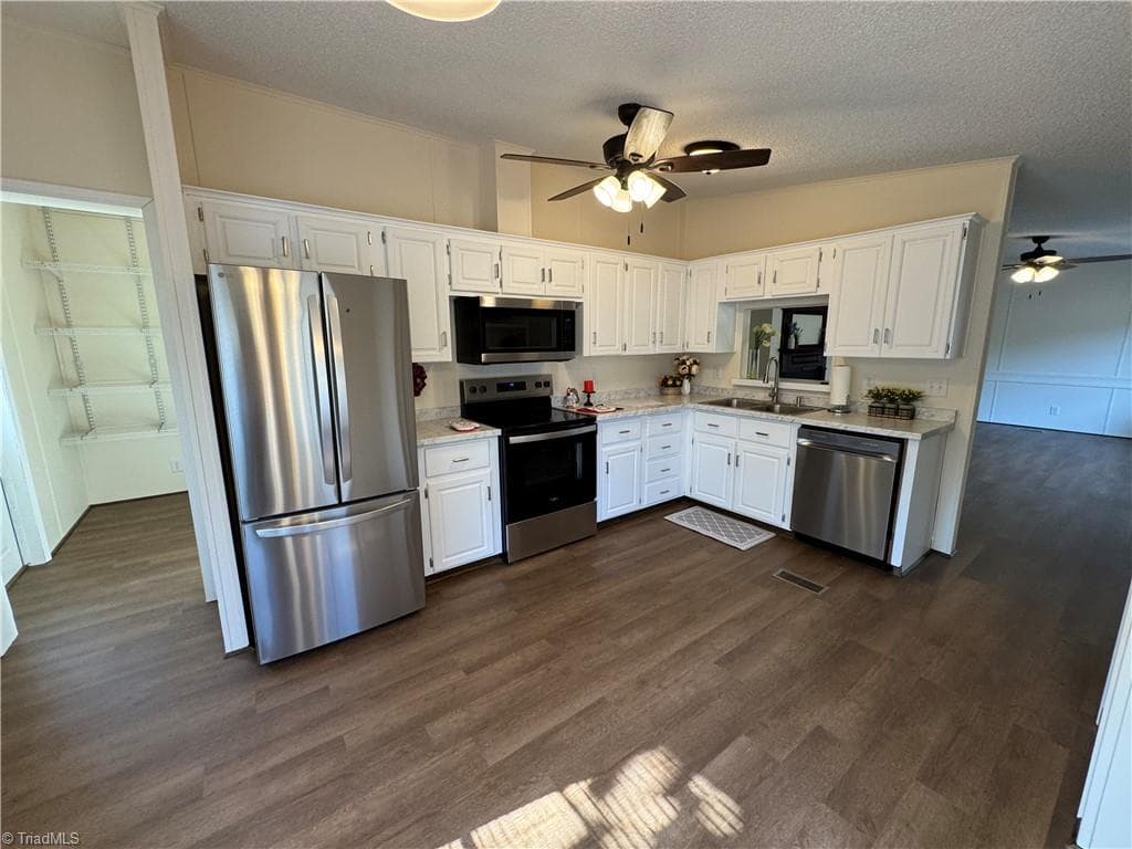 Manufactured Home at 1376 Harris Road, Walnut Cove NC 27052, Walnut Cove, photo 11 of 45