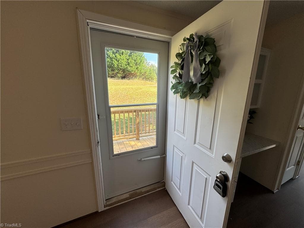 Manufactured Home at 1376 Harris Road, Walnut Cove NC 27052, Walnut Cove, photo 4 of 45