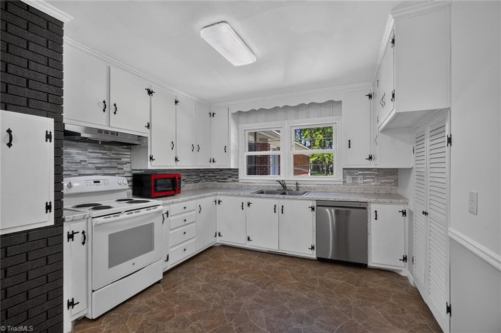 Stick/Site Built at 1428 Wiley Lewis Road, Greensboro NC 27406, Greensboro, photo 10 of 29