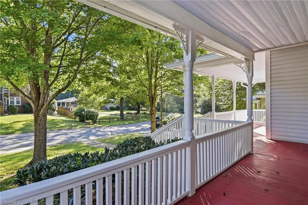 Stick/Site Built at 126 Shady Boulevard, Winston-Salem NC 27101, Winston-Salem, photo 4 of 31